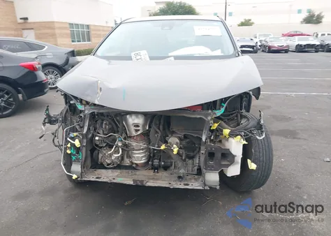 2018 Toyota Rav4 Xle from USA, damaged, VIN JTMWFREV8JJ734074